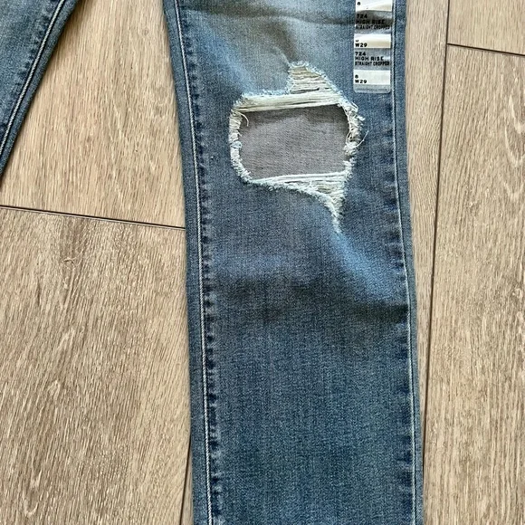 ✨NWT✨ Levi's Women's 724 High Rise Straight Crop Jeans - Picture 10 of 13